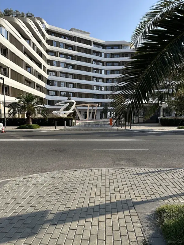 Satılır 4 otaqlı mənzil 176.8 m²