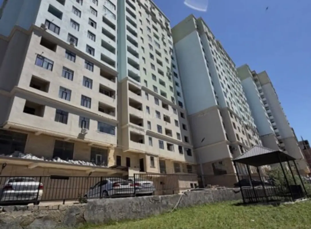 Satılır 2 otaqlı mənzil 67 m²