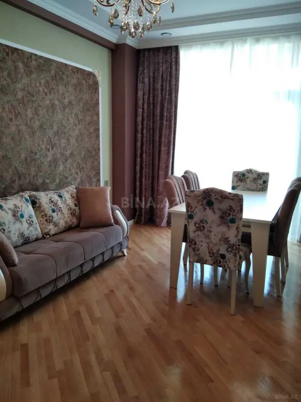 Kirayə verilir 2 otaqlı mənzil 65 m²