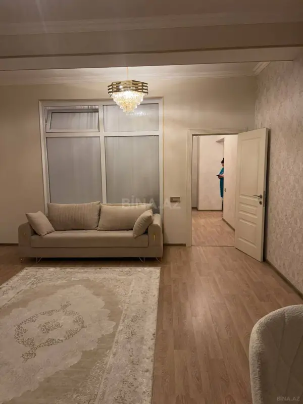 Kirayə verilir 2 otaqlı mənzil 68 m²