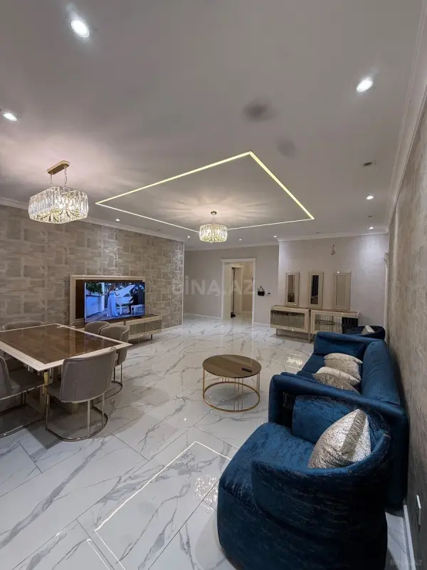 Kirayə verilir 3 otaqlı mənzil 148 m²