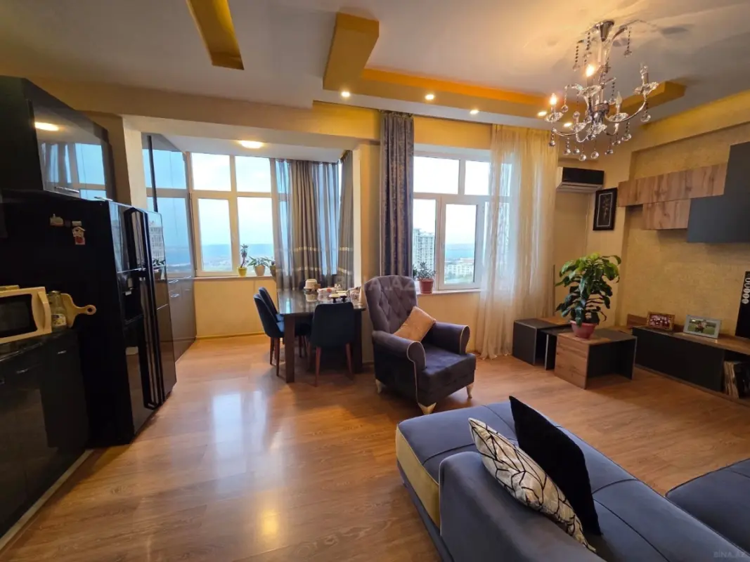 Satılır 4 otaqlı mənzil 110 m²