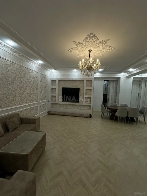 Satılır 3 otaqlı mənzil 136 m²