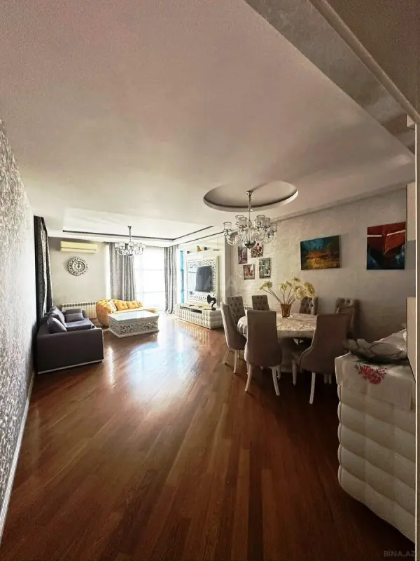 Kirayə verilir 4 otaqlı mənzil 200 m²