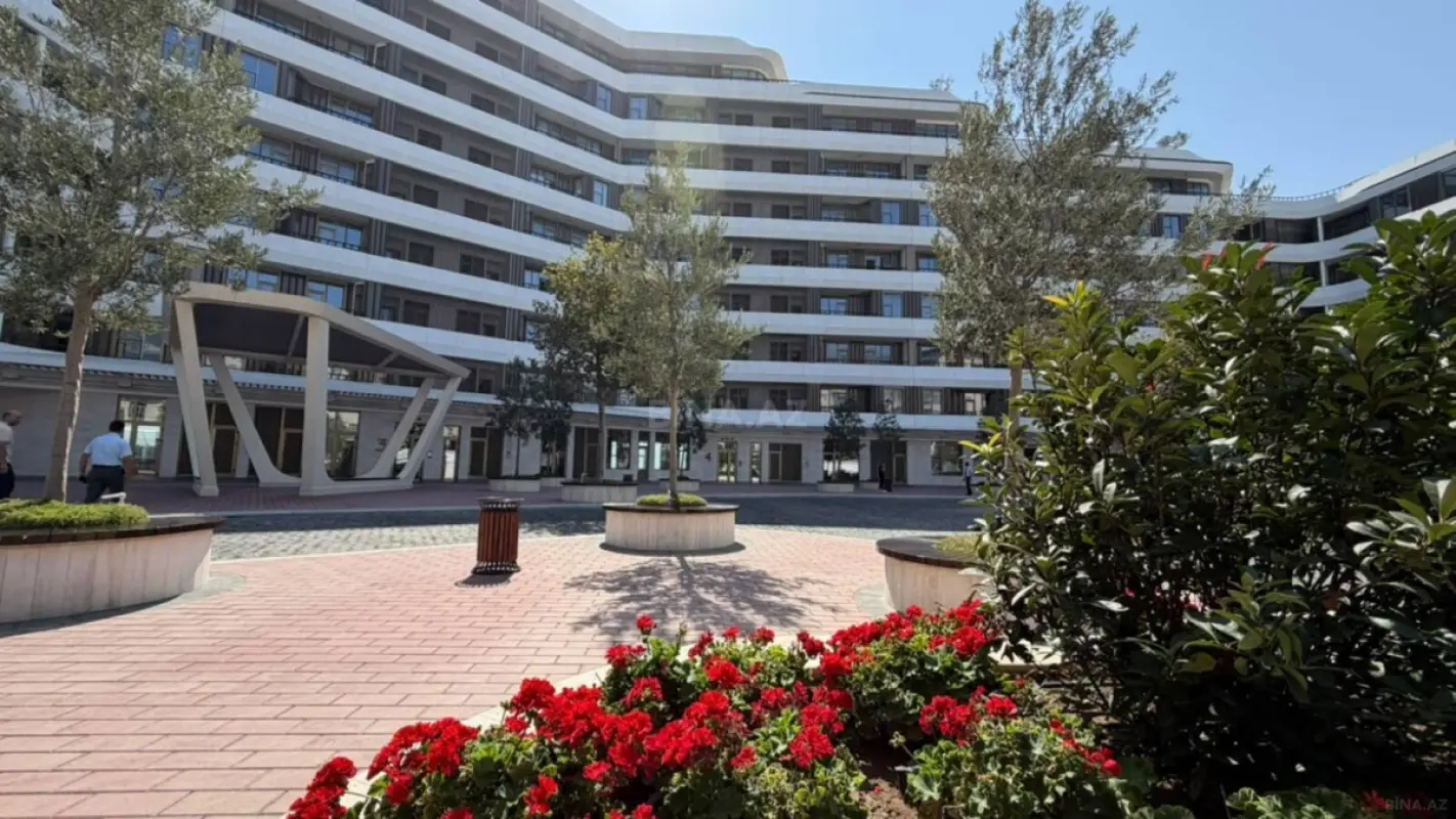 Satılır 4 otaqlı mənzil 177 m²