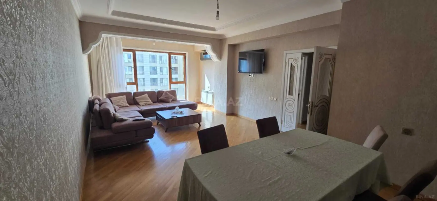 Kirayə verilir 2 otaqlı mənzil 95 m²