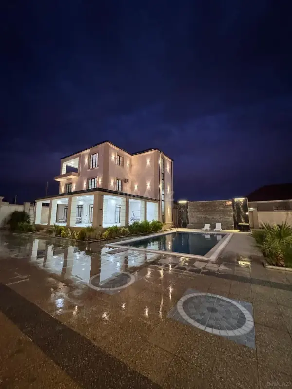 Satılır 6 otaqlı həyət evi 301 m²