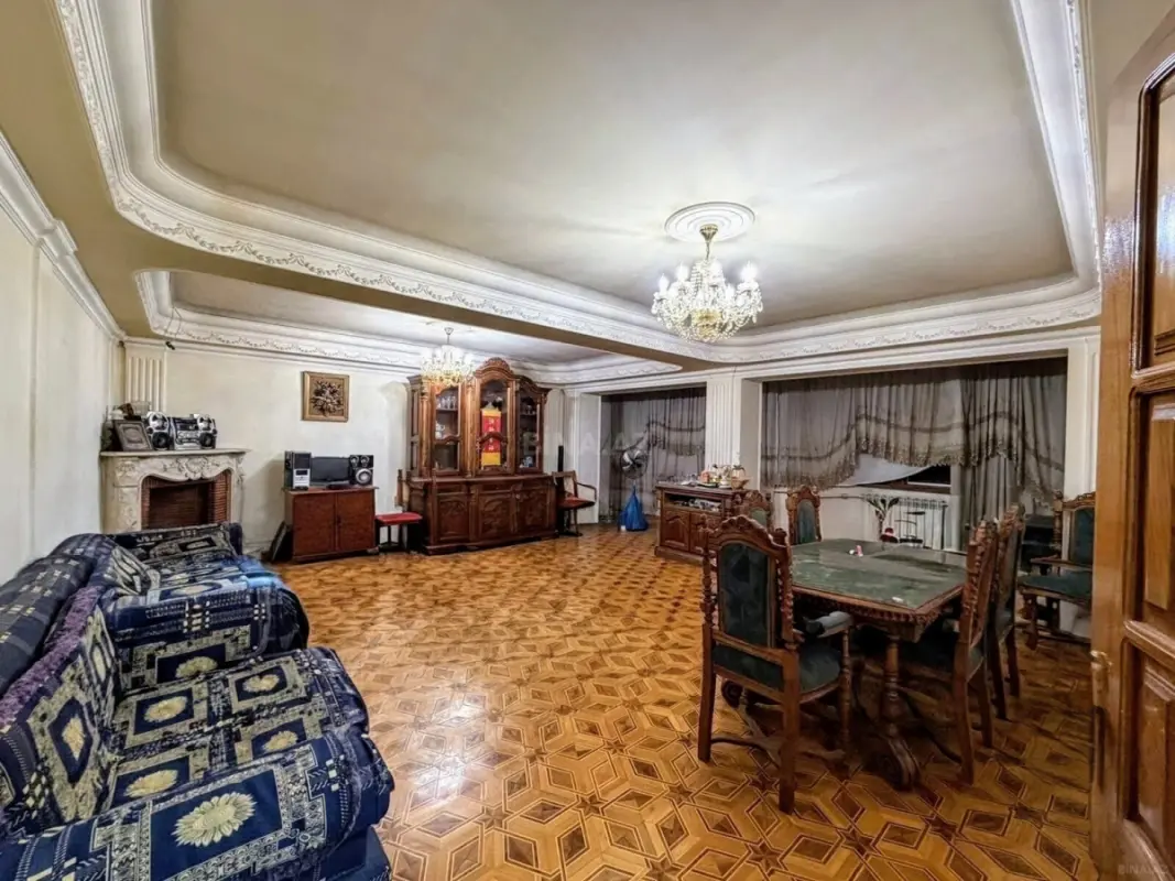 Satılır 4 otaqlı mənzil 120 m²