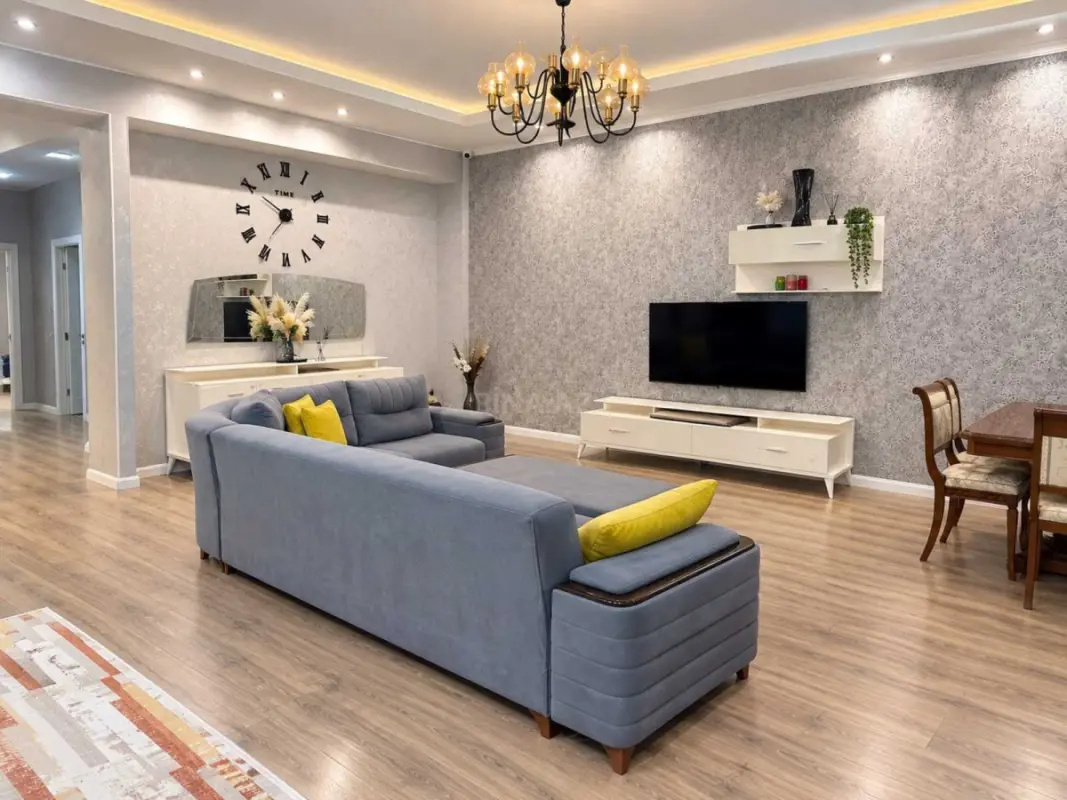 Kirayə verilir 2 otaqlı mənzil 100 m²