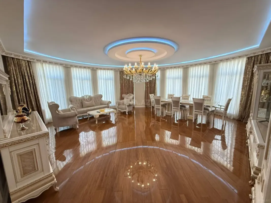 Satılır 3 otaqlı mənzil 160 m²