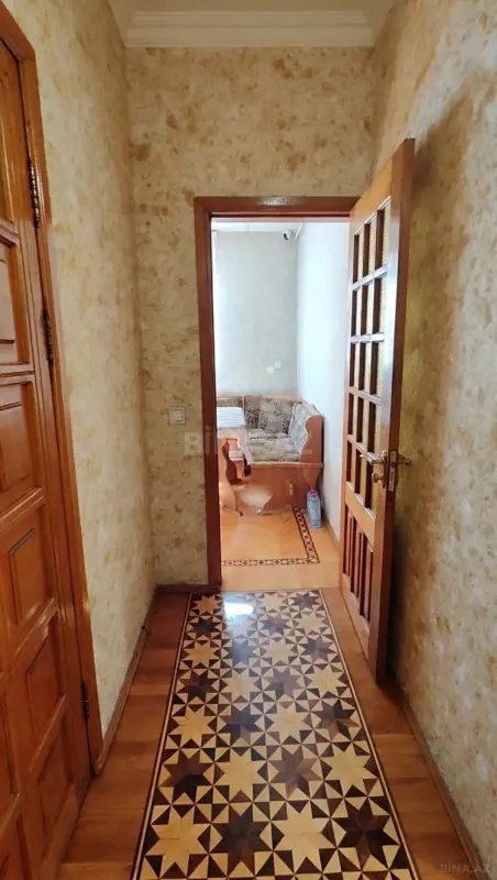Satılır 4 otaqlı mənzil 138 m²