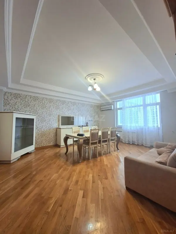 Satılır 2 otaqlı mənzil 83 m²