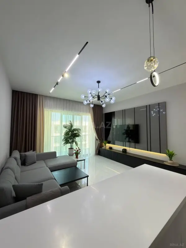 Satılır 2 otaqlı mənzil 93 m²