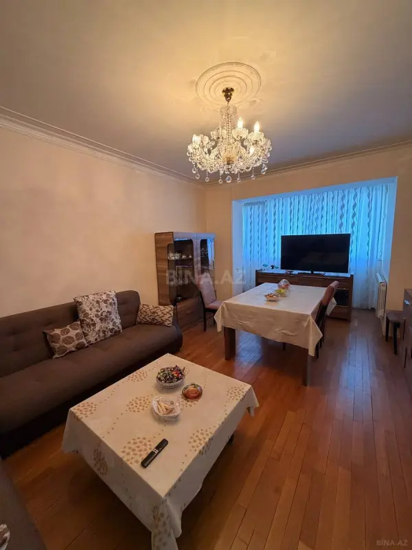 Satılır 4 otaqlı mənzil 120 m²