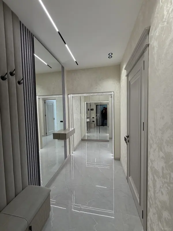 Satılır 2 otaqlı mənzil 76 m²