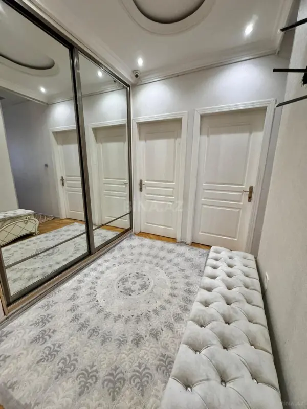 Satılır 4 otaqlı mənzil 100 m²