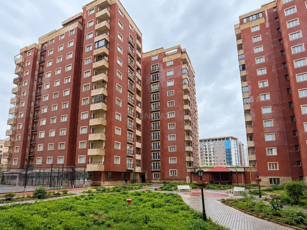 Satılır 3 otaqlı mənzil 95 m²