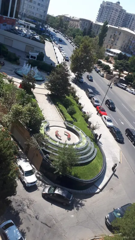 Satılır 4 otaqlı mənzil 105 m²