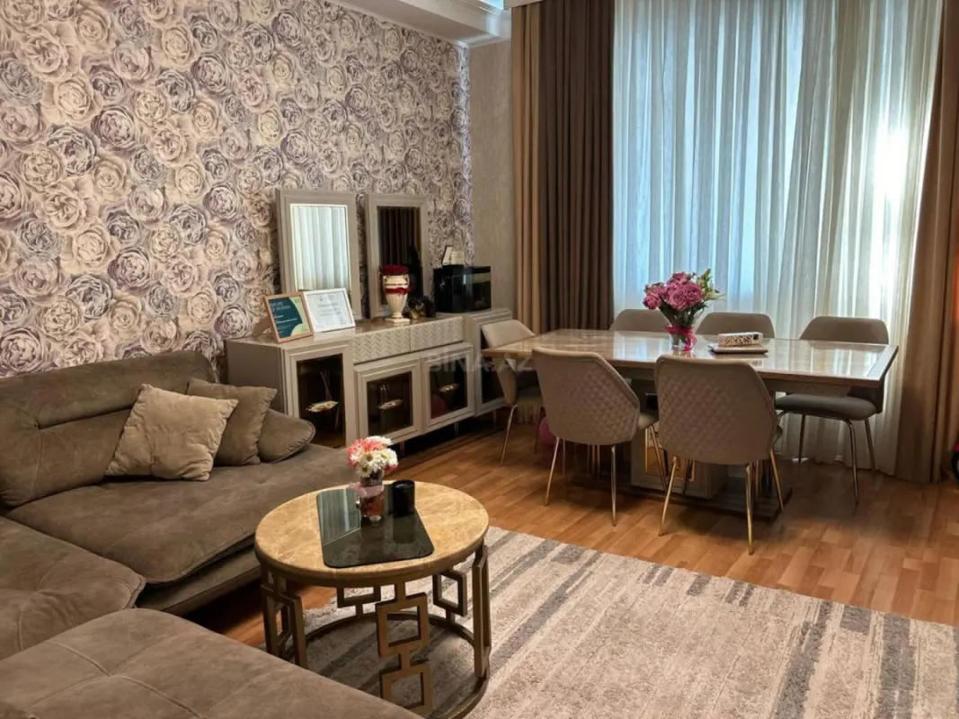 Satılır 2 otaqlı mənzil 84 m²