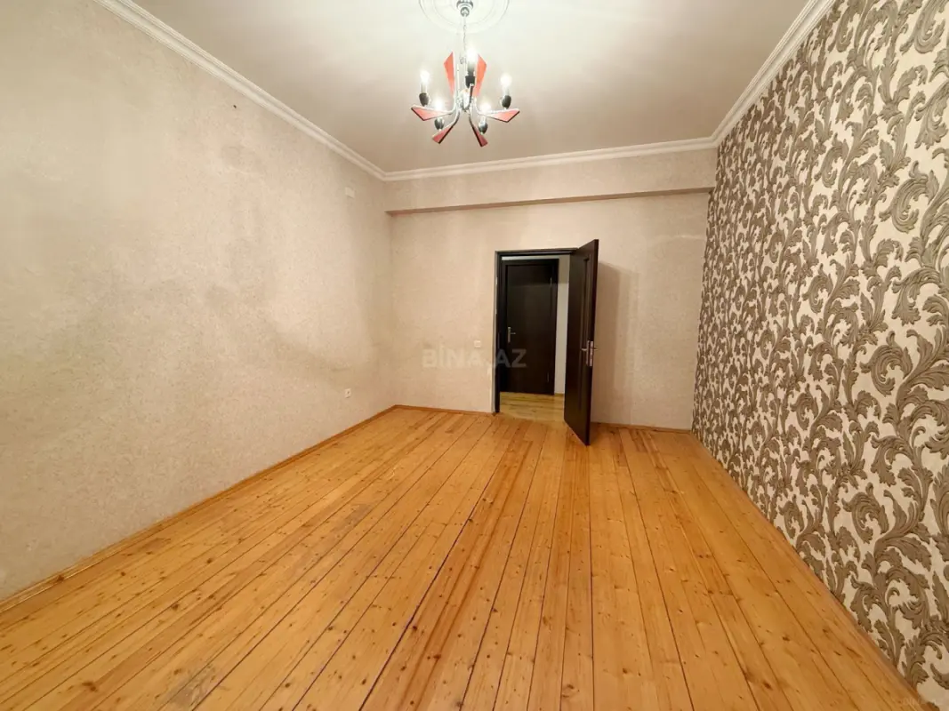 Satılır 3 otaqlı mənzil 118 m²