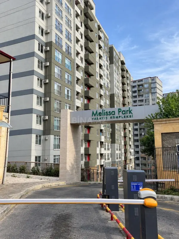 Satılır 3 otaqlı mənzil 98.6 m²