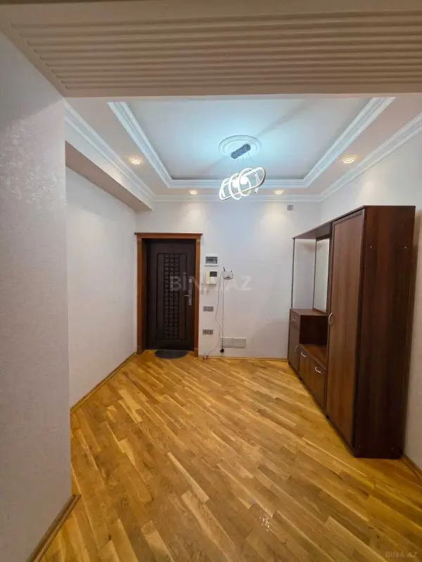 Kirayə verilir 2 otaqlı mənzil 92 m²