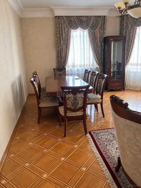 Kirayə verilir 3 otaqlı mənzil 170 m²