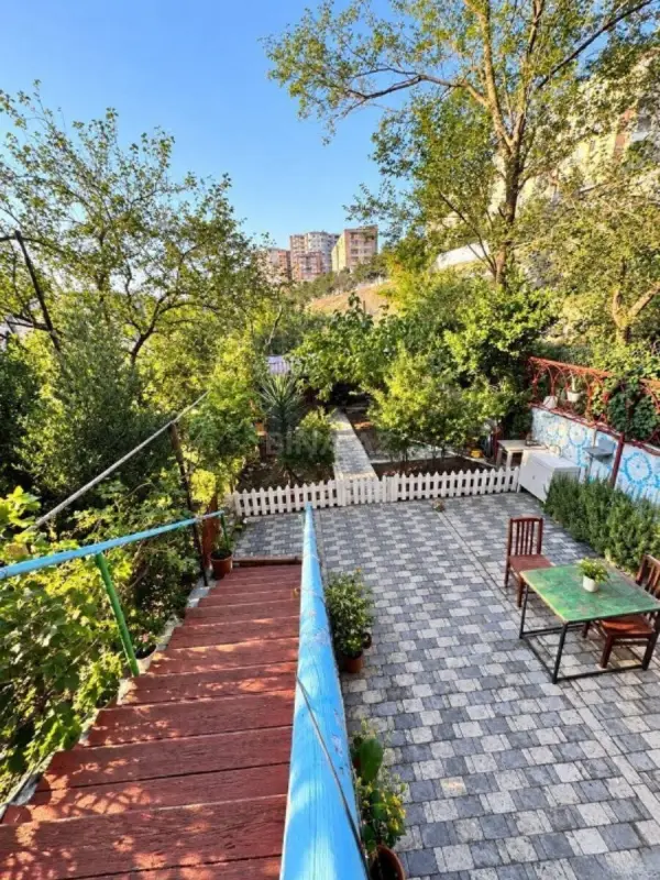 Satılır 4 otaqlı mənzil 100 m²