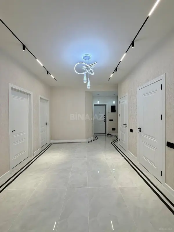 Satılır 3 otaqlı mənzil 125 m²