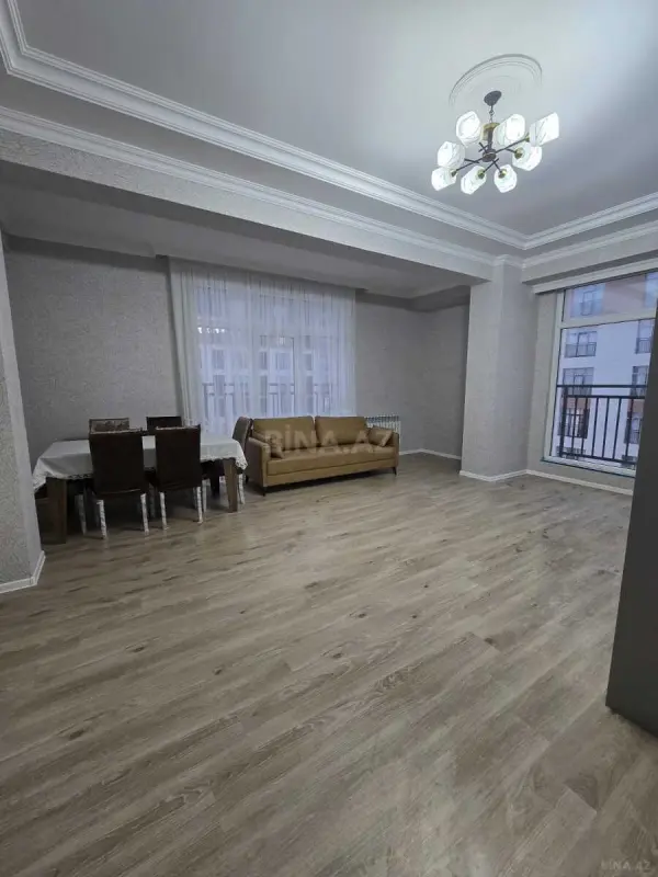 Satılır 3 otaqlı mənzil 92 m²
