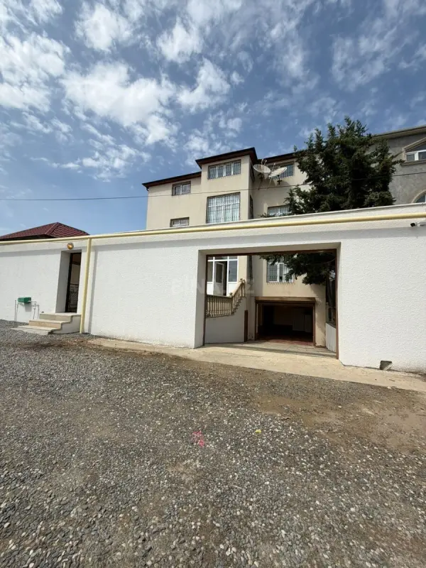 Kirayə verilir 4 otaqlı həyət evi 300 m²