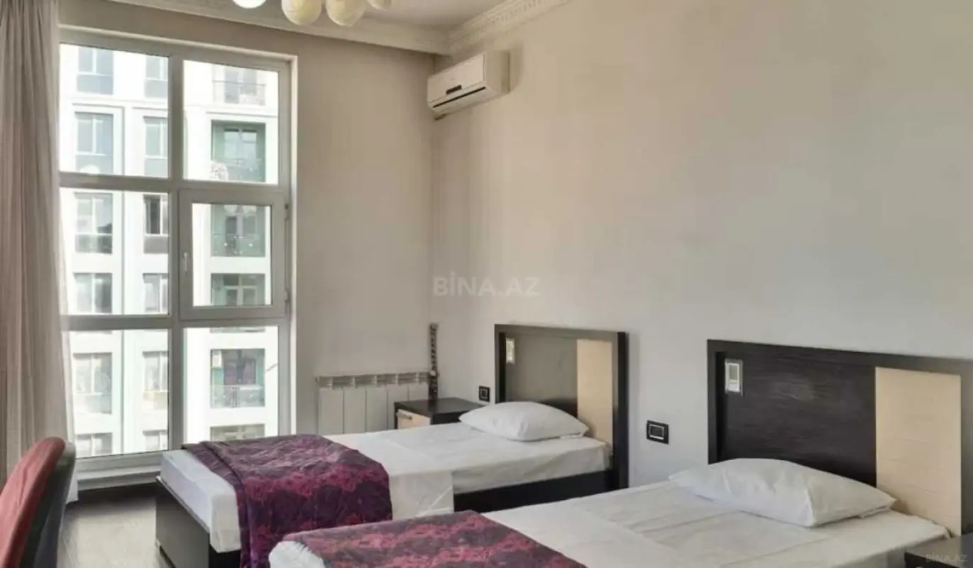 Satılır 4 otaqlı mənzil 181 m²