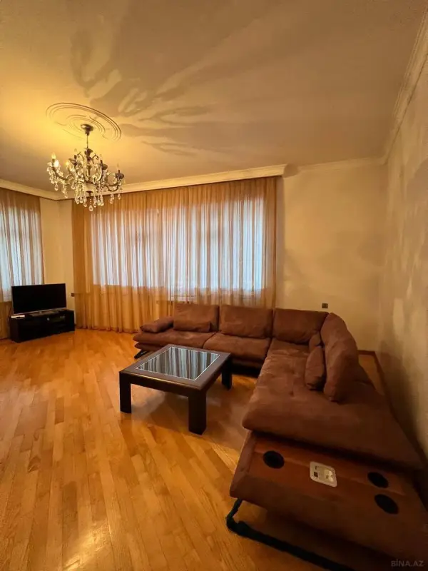 Kirayə verilir 2 otaqlı mənzil 95 m²
