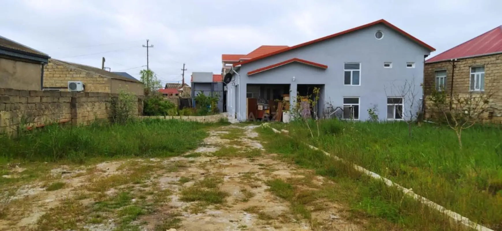 Satılır 5 otaqlı həyət evi 299 m²