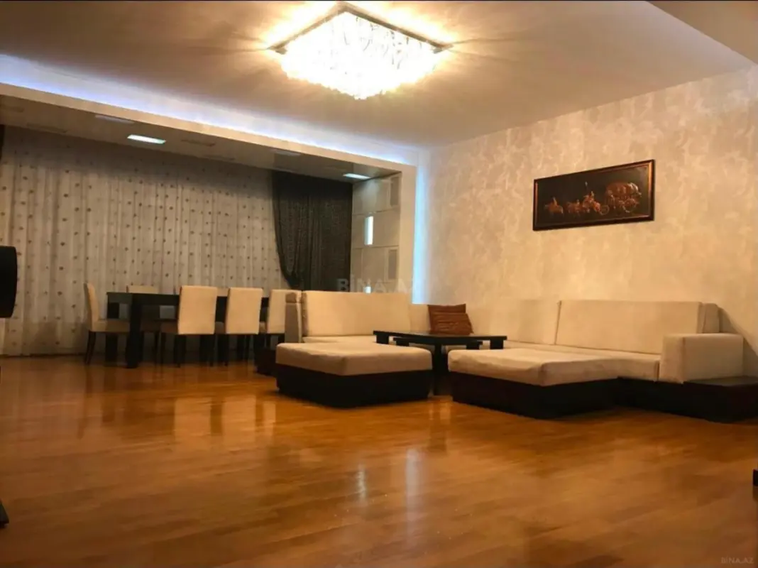 Kirayə verilir 4 otaqlı mənzil 180 m²
