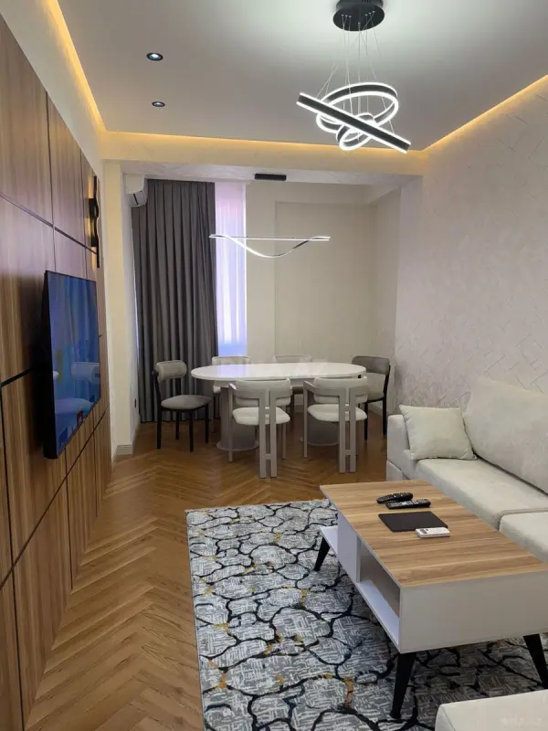 Satılır 2 otaqlı mənzil 61 m²