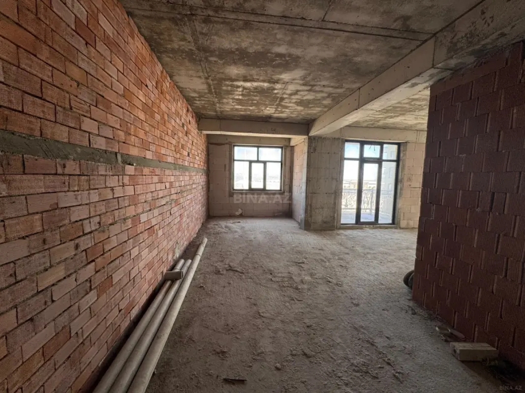 Satılır 3 otaqlı mənzil 133 m²