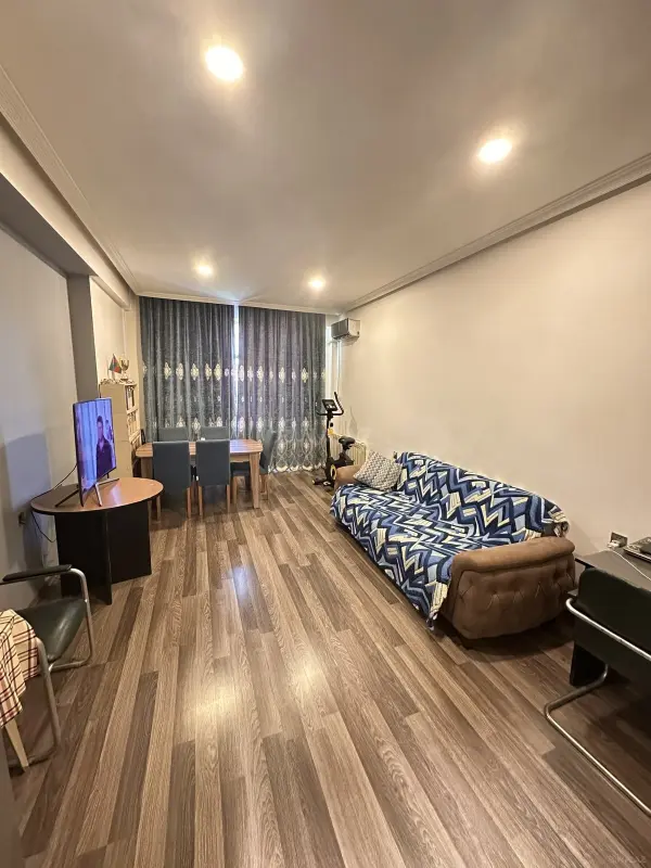 Satılır 1 otaqlı mənzil 79 m²