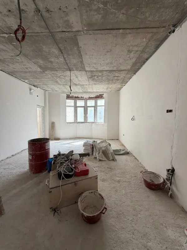 Satılır 3 otaqlı mənzil 130 m²