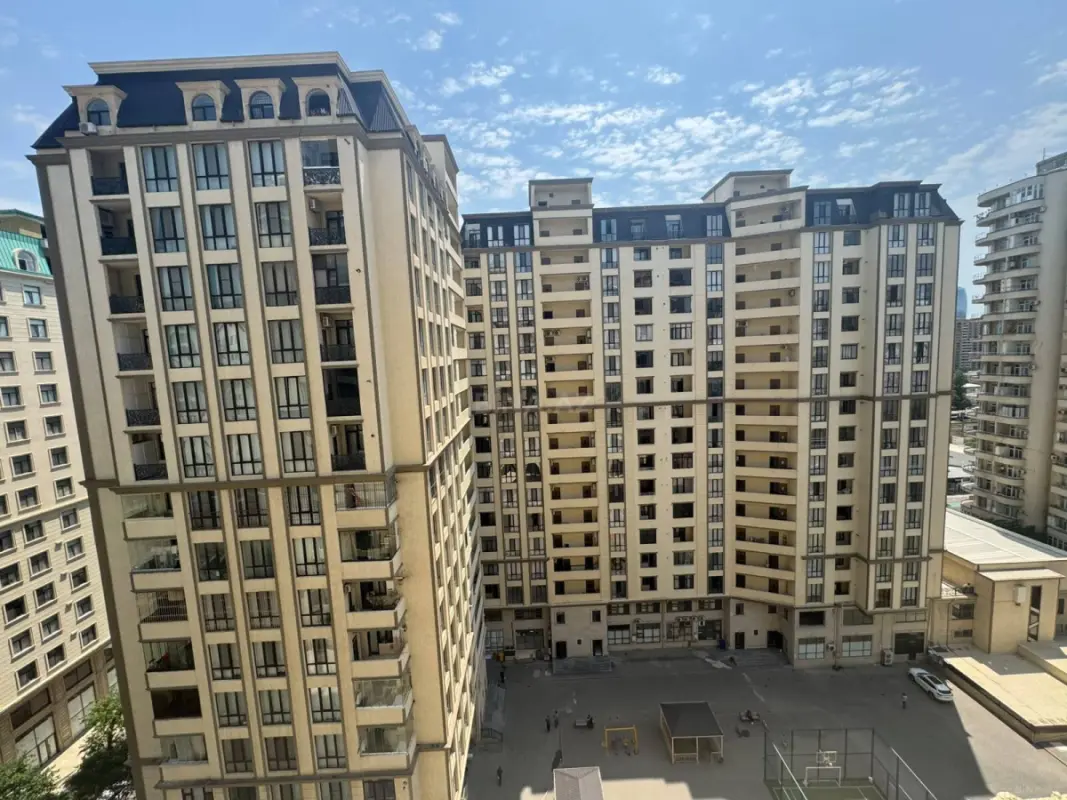Satılır 3 otaqlı mənzil 120 m²