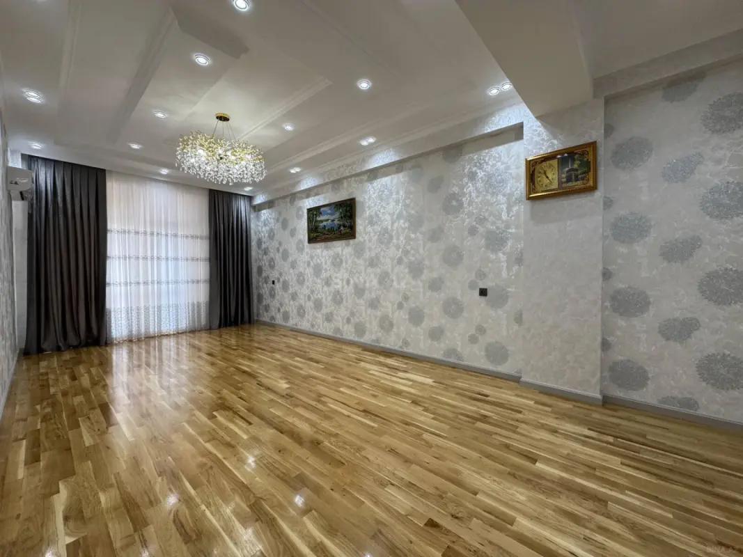 Satılır 3 otaqlı mənzil 126 m²
