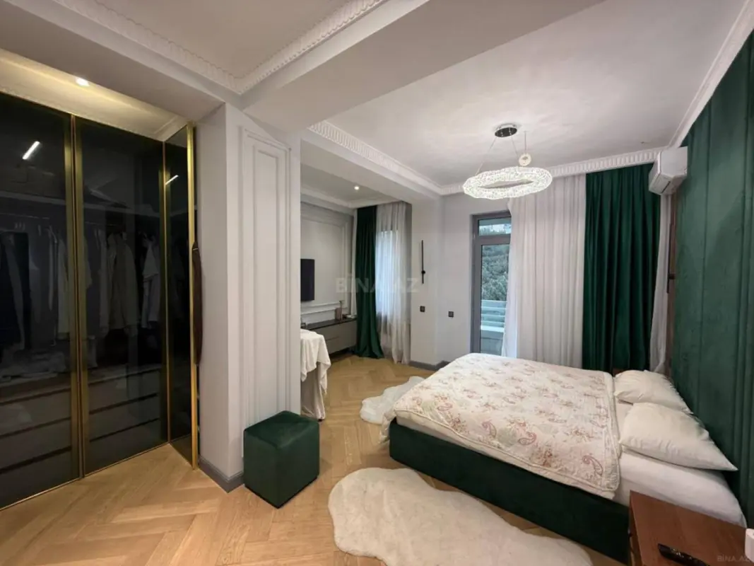 Satılır 2 otaqlı mənzil 101 m²