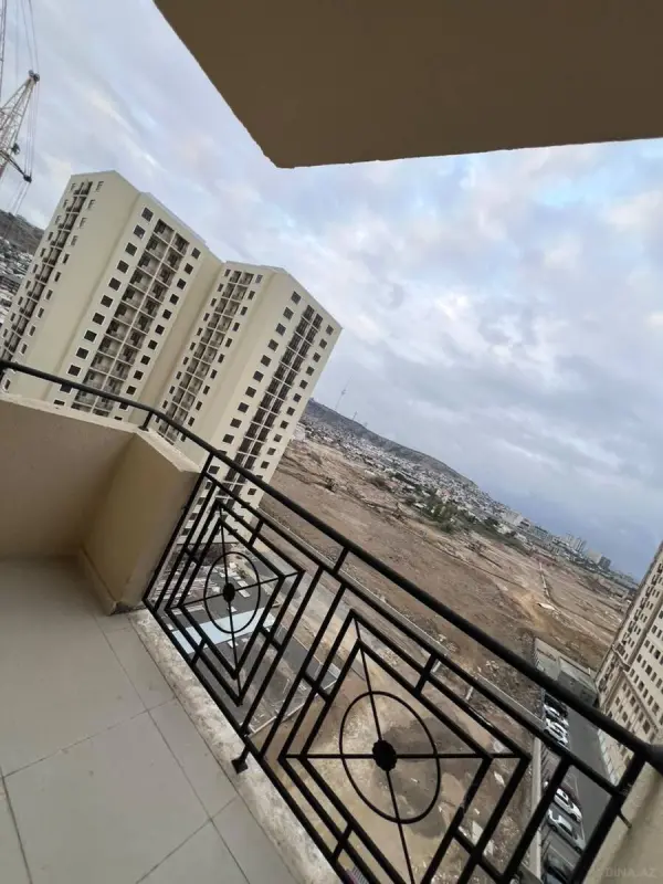 Satılır 3 otaqlı mənzil 129.4 m²