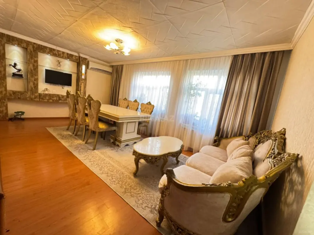 Satılır 4 otaqlı mənzil 100 m²