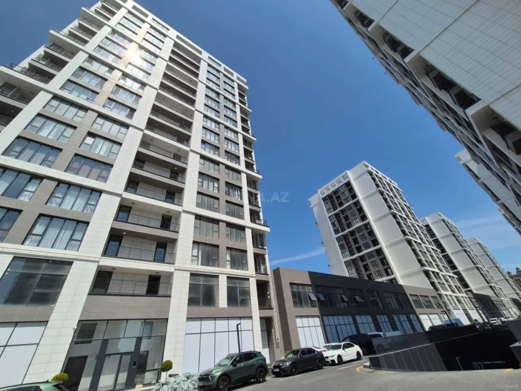 Satılır 4 otaqlı mənzil 173 m²