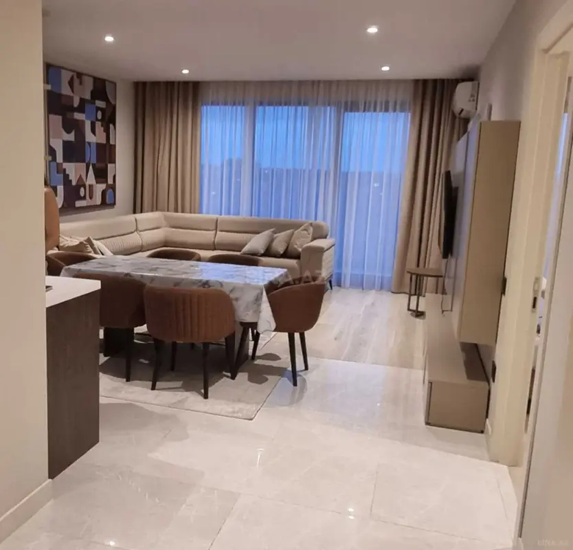 Kirayə verilir 2 otaqlı mənzil 95 m²