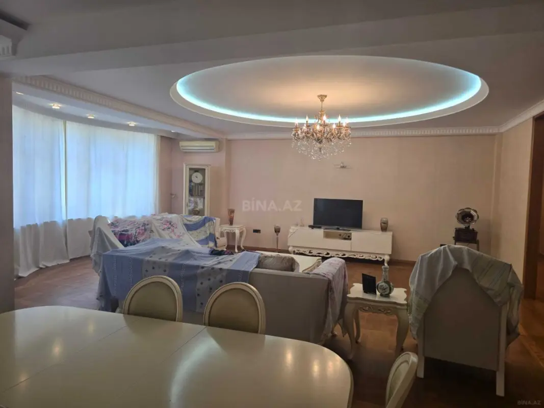 Satılır 5 otaqlı mənzil 288 m²