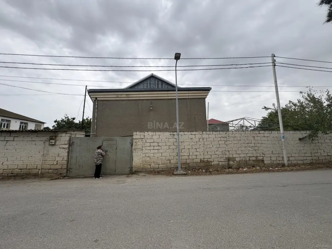 Satılır 7 otaqlı həyət evi 306 m²