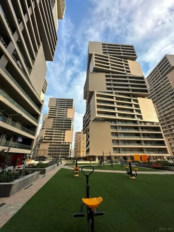 Satılır 3 otaqlı mənzil 148 m²
