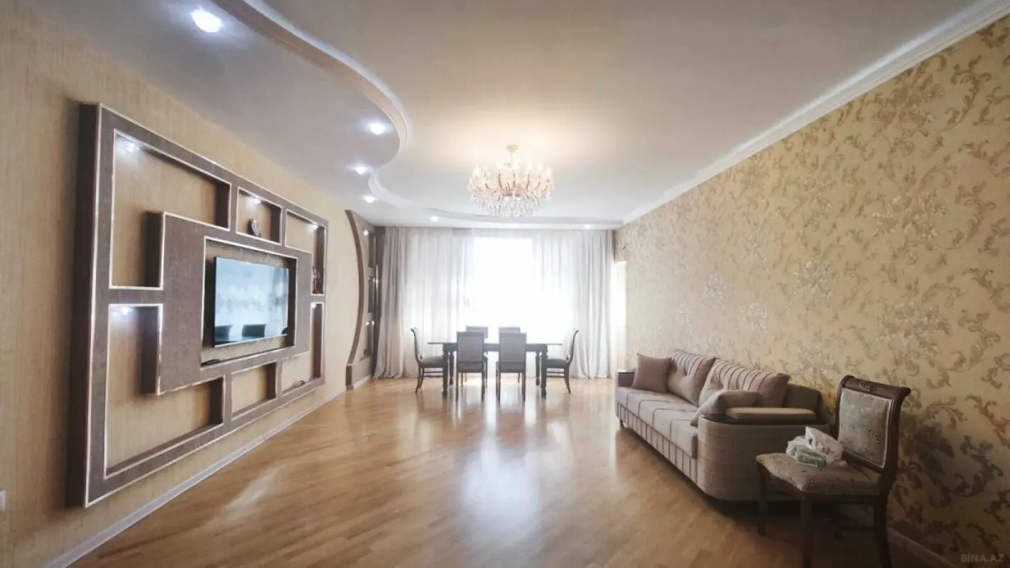 Kirayə verilir 3 otaqlı mənzil 180 m²
